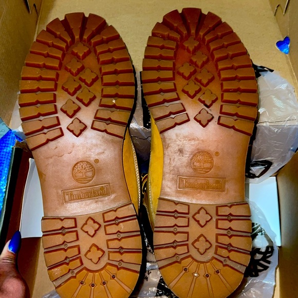 Like New Timberlands - Picture 6 of 8